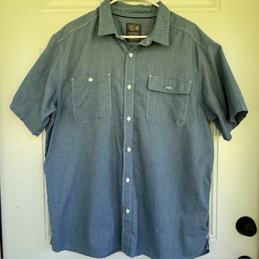 Mountain Hardware Men’s Blue Button-Up Shirt XL